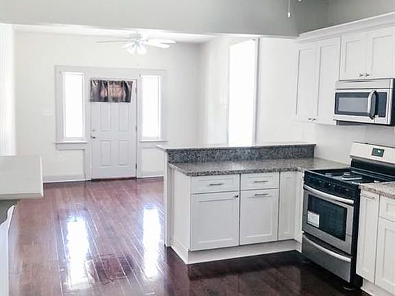 4th image of 4431-33 General Pershing St