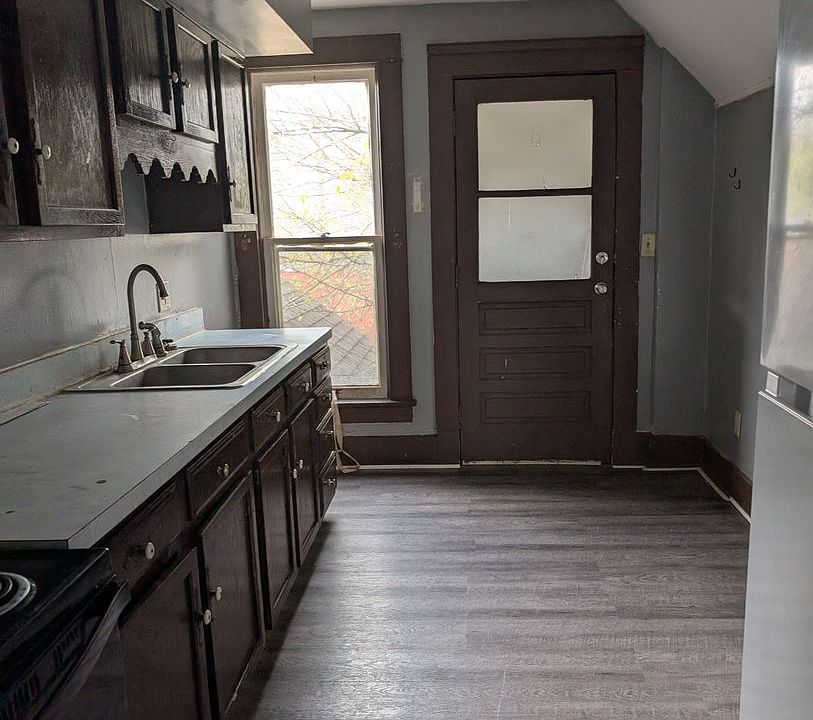 1st image of 604 Middlebury St