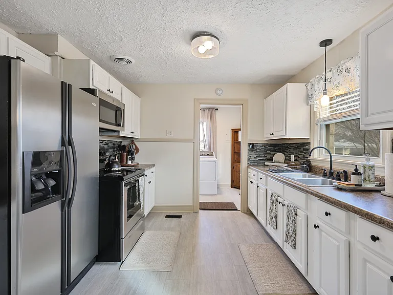 Kirby Dr — Photo 11