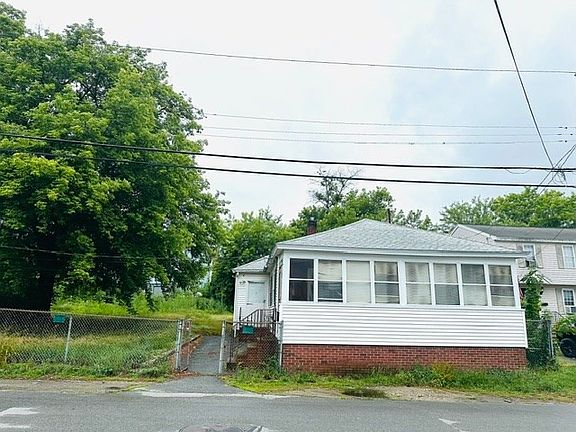 2nd image of 10 Lafayette St