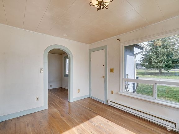 4th image of 501 Alder Avenue