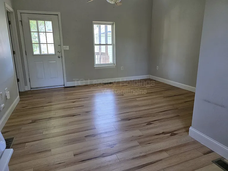 419 1/2 Walnut Ave — Photo 10