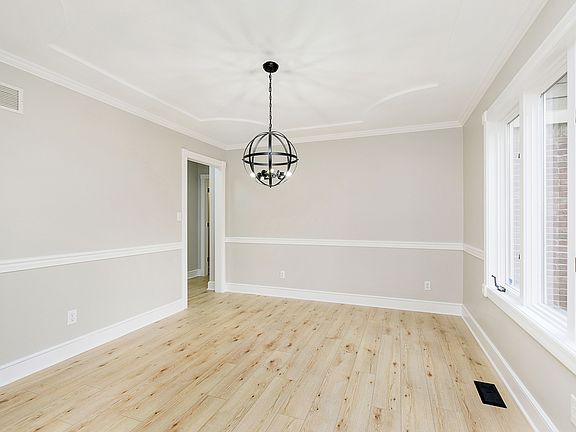 4th image of 6240 White Alder Ct