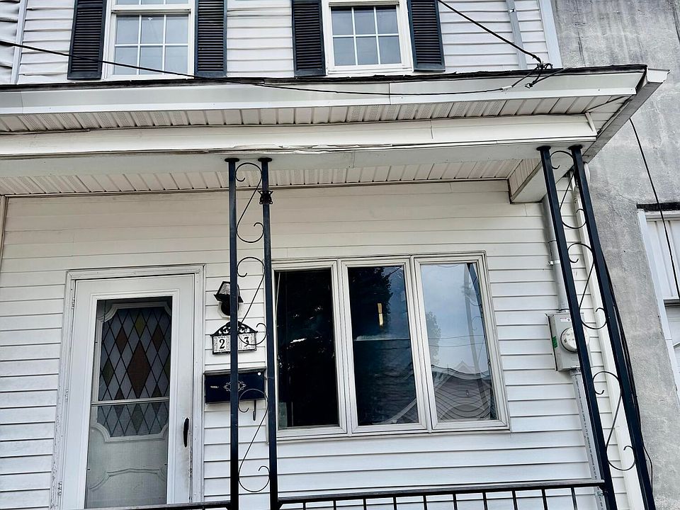 1st image of 213 W Columbus St
