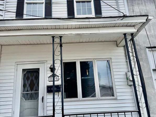 213 W Columbus St, Shenandoah, PA 17976