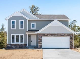 709 Plumtree Ln, Fenton, MI 48430