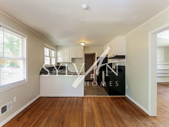 4th image of 118 Woodmont Cir