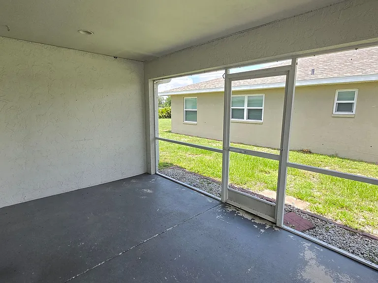 104 Charles Dr — Photo 24