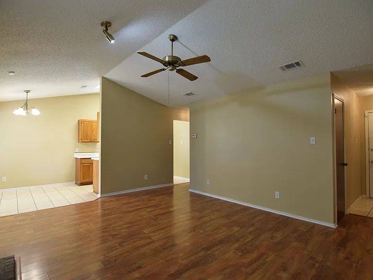 2502 Savage Dr — Photo 6