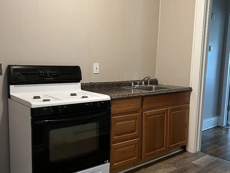 18 Wellington Ave — Photo 19