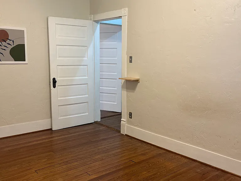 2905 E Jackson St — Photo 17