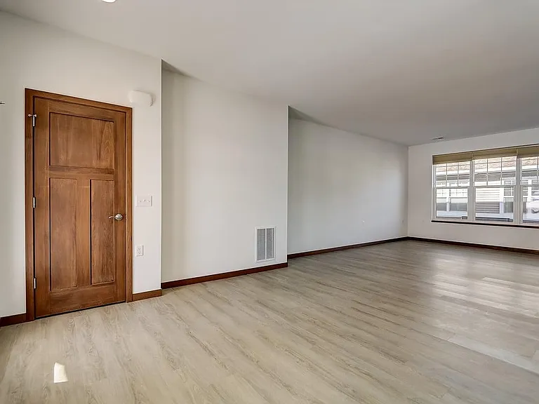 1931 Eastwood Way #1931 — Photo 23
