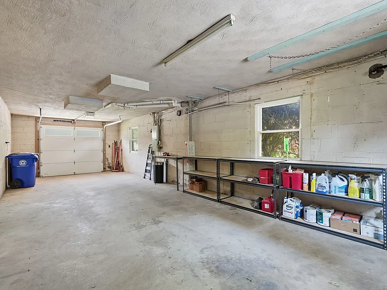 5223 Yorktown Blvd — Photo 28