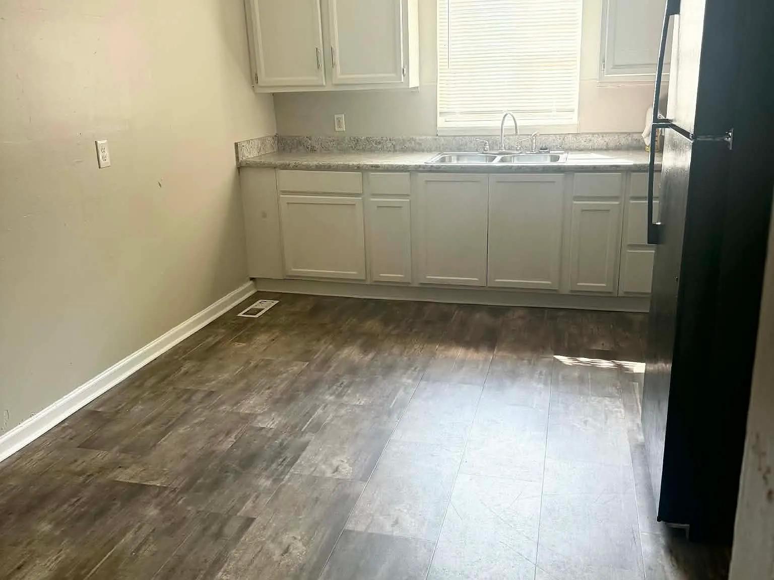 3 bed, 1188 sqft, $995 — Photo 2