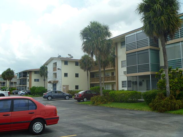 1st image of 17000 NE 14th Ave APT 212