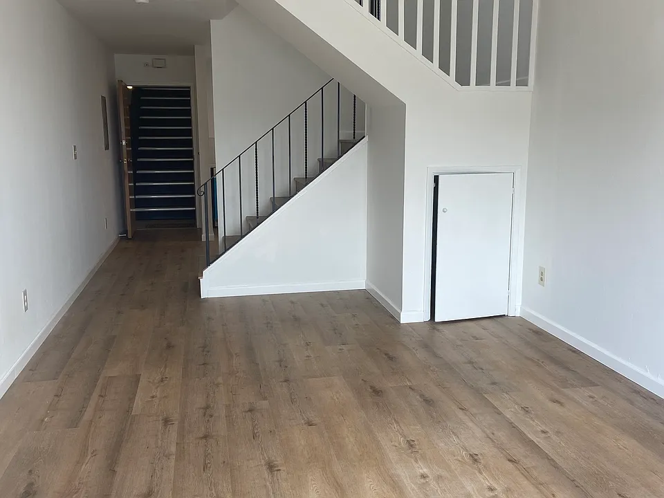 481 Elizabeth St #6