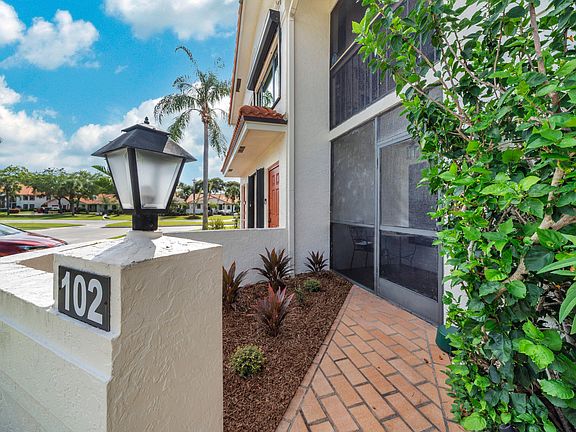 5th image of 5585 Munsel Lane #102