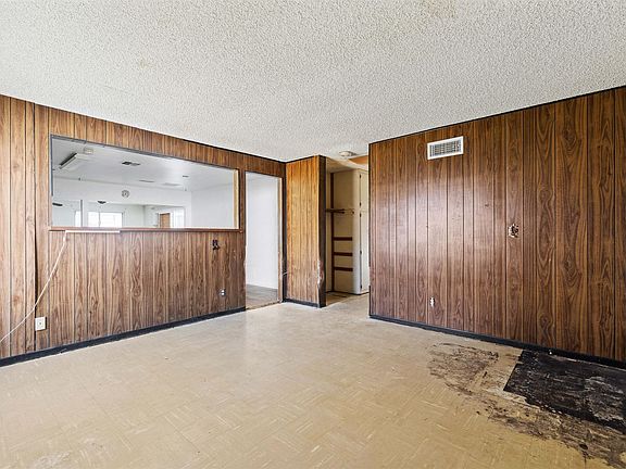 3rd image of 3736 W K11 Ave