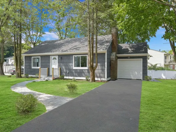746 Higbie Lane, West Islip, NY 11795