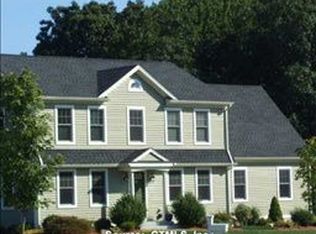 24 River Crest Dr, Stonington, CT 06379