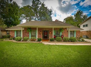418 Shadow Creek Dr, Seabrook, TX 77586