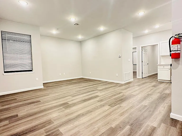 67 Market St #203 — Photo 9