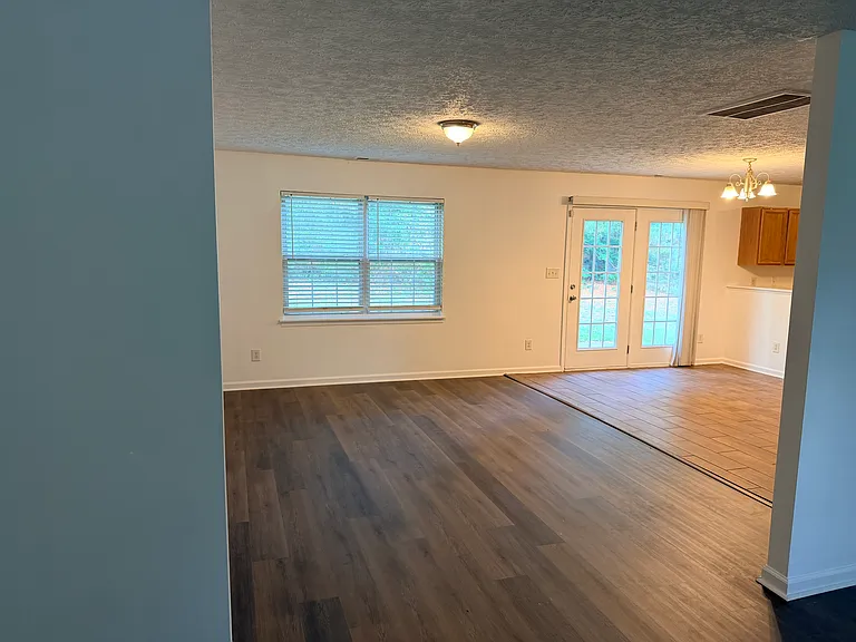 3203 Forrestal Dr — Photo 4