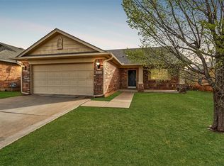 18213 Agua Dr, Edmond, OK 73012