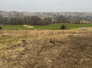 868 Golfview Ave, Zumbrota, MN 55992