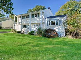 28 Patton Dr, Somerset, NJ 08873