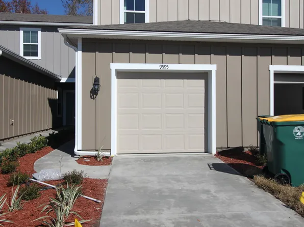 9595 Star Dr, Jacksonville, FL