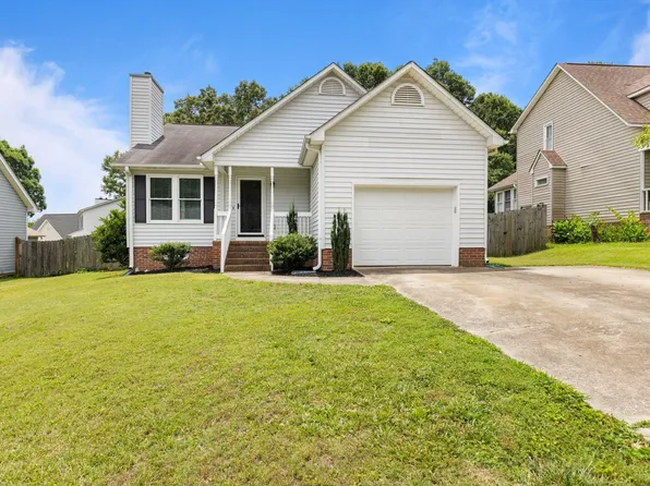 120 Charmar Way, Taylors, SC 29687
