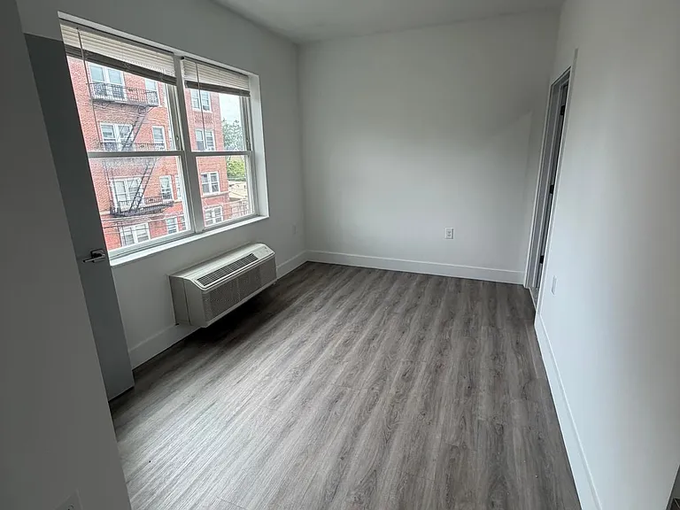 1125 Stuyvesant Ave — Photo 9