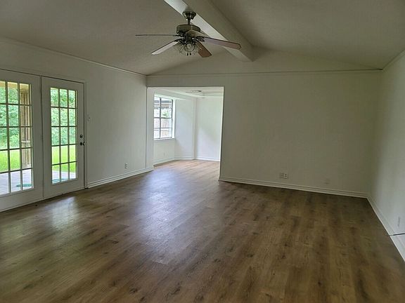 3rd image of 214 Vanessa Ave