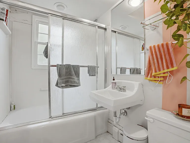 321 McLean St — Photo 18
