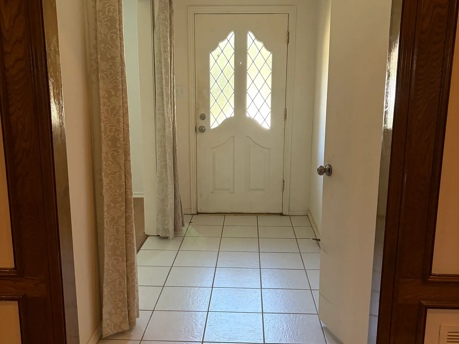 2204 Treehouse Lane — Photo 3
