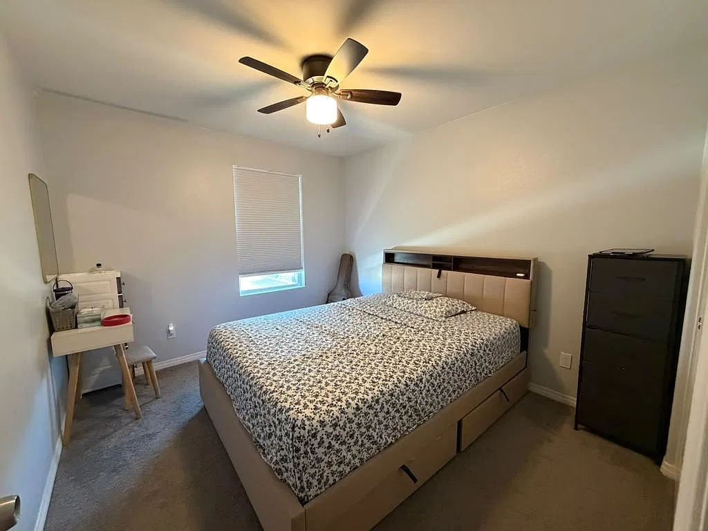 3 bed, 2.5 bath, 2025 sqft, $1,000 — Photo 2