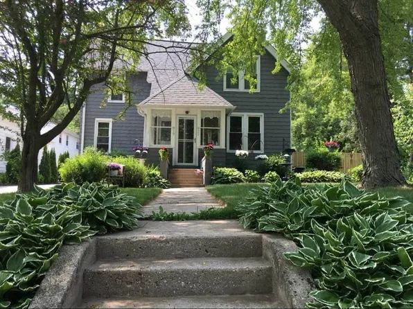 819 West Larabee STREET #821, Port Washington, WI 53074