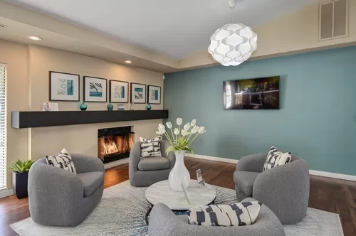 Leasing Office Lounge - Rocklin Manor Apartments