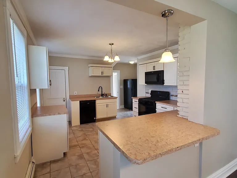 17 Chestnut St — Photo 3