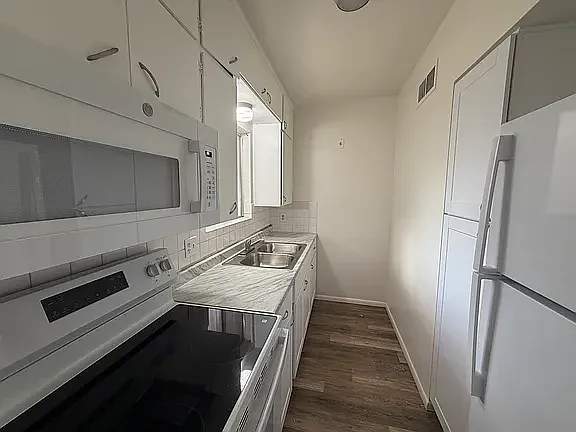 Fleetwood Apartments — Photo 4