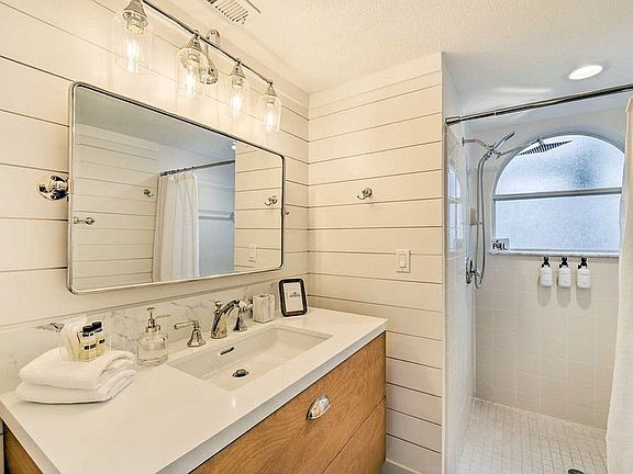3rd image of 2729 N Poinciana Blvd APT 123