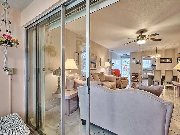 2804 Crosley Dr E #F — Photo 14