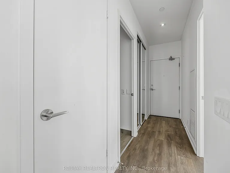 898 Portage Pkwy #903 — Photo 4
