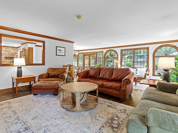 5th image of 403 Dunsinane Rd