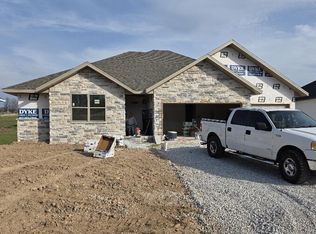 677 W Castor Loop, Nixa, MO 65714