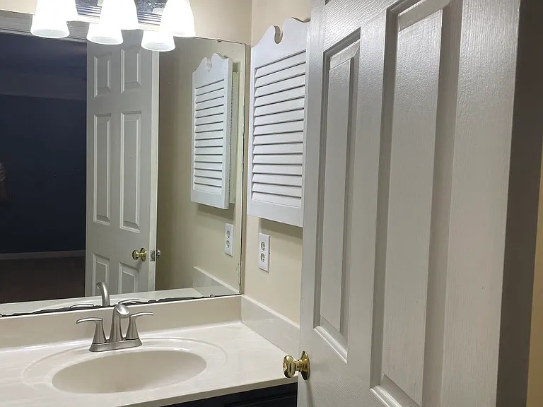 Master bedroom bathroom
