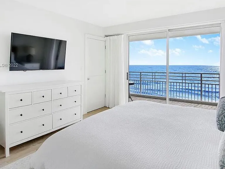 350 Beach Rd #401 — Photo 23