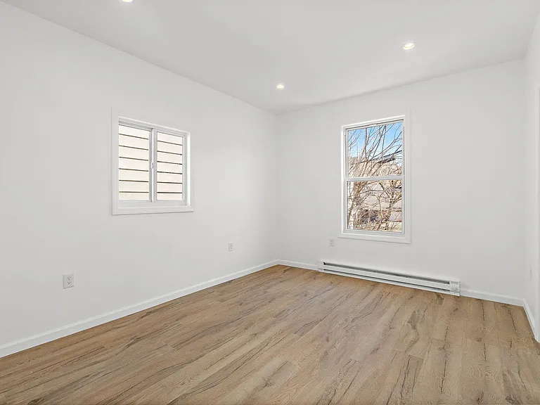 20 Delaware Ave #2 — Photo 8