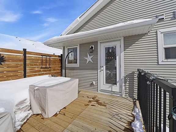 2nd image of 32 E Rozier Close